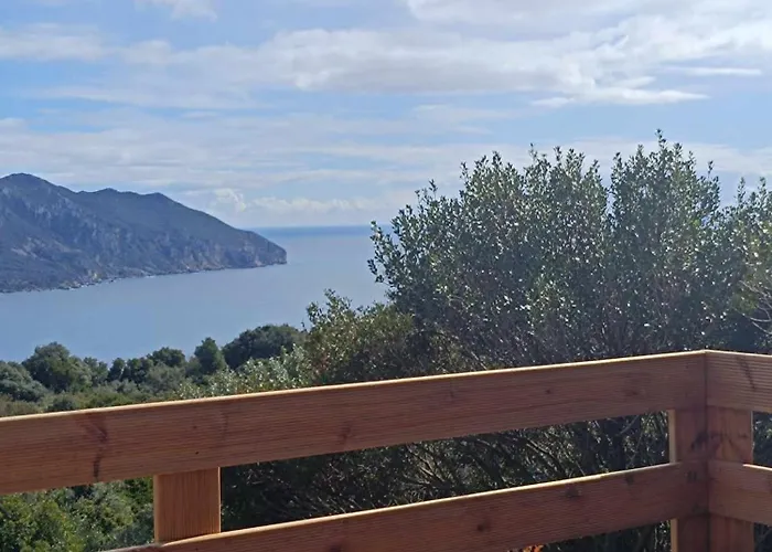 Fox Caravan Кемпинг Афионас